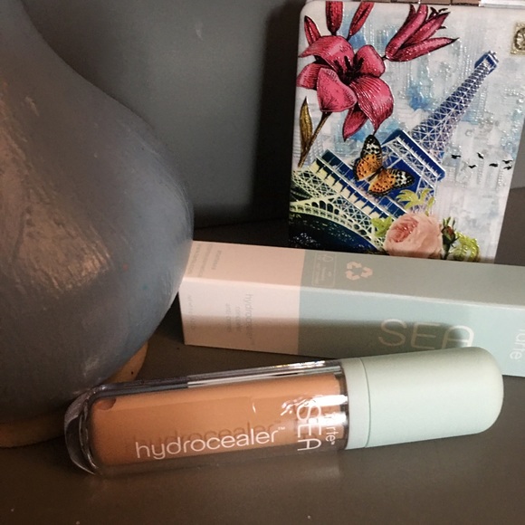 New in Box Tarte Hydrocealer Concealer 20n Light Neutral - Picture 2 of 4